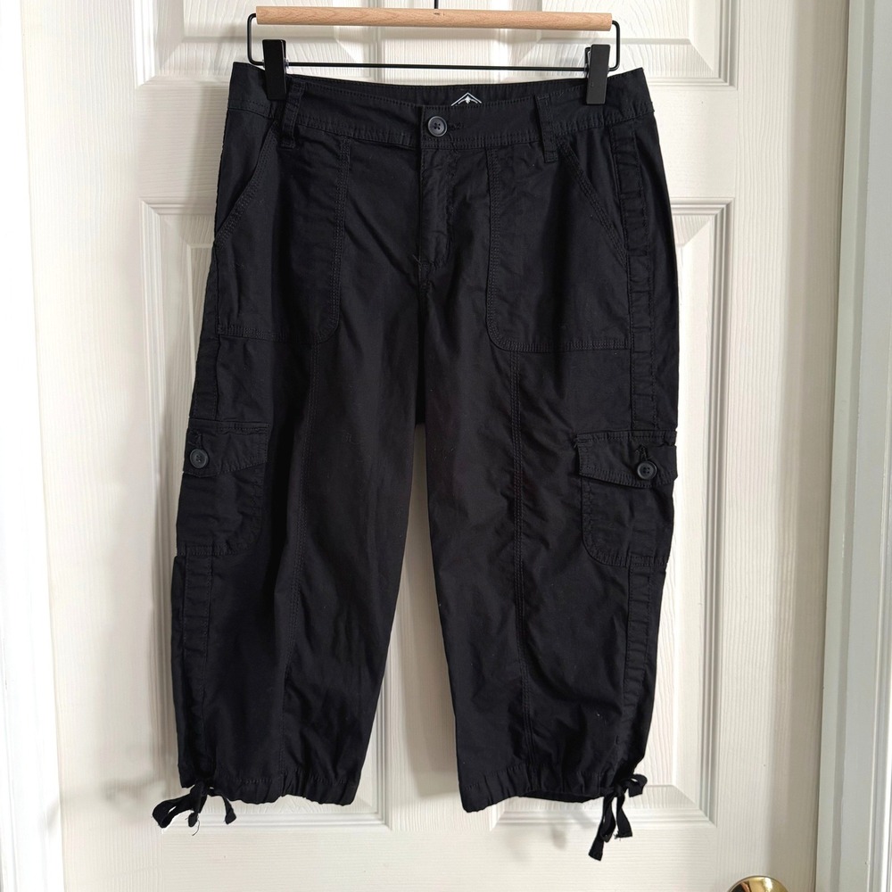 St Johns Bay Womens Black Cargo Capri Pants Size 6 Petite Stretch Utility Crop